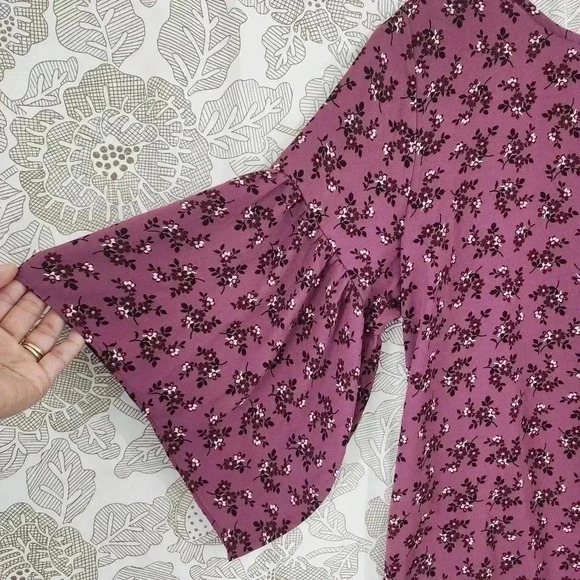 Loft Scoop Neck Flare Sleeve Women's Blouse M - Picture 3 of 7